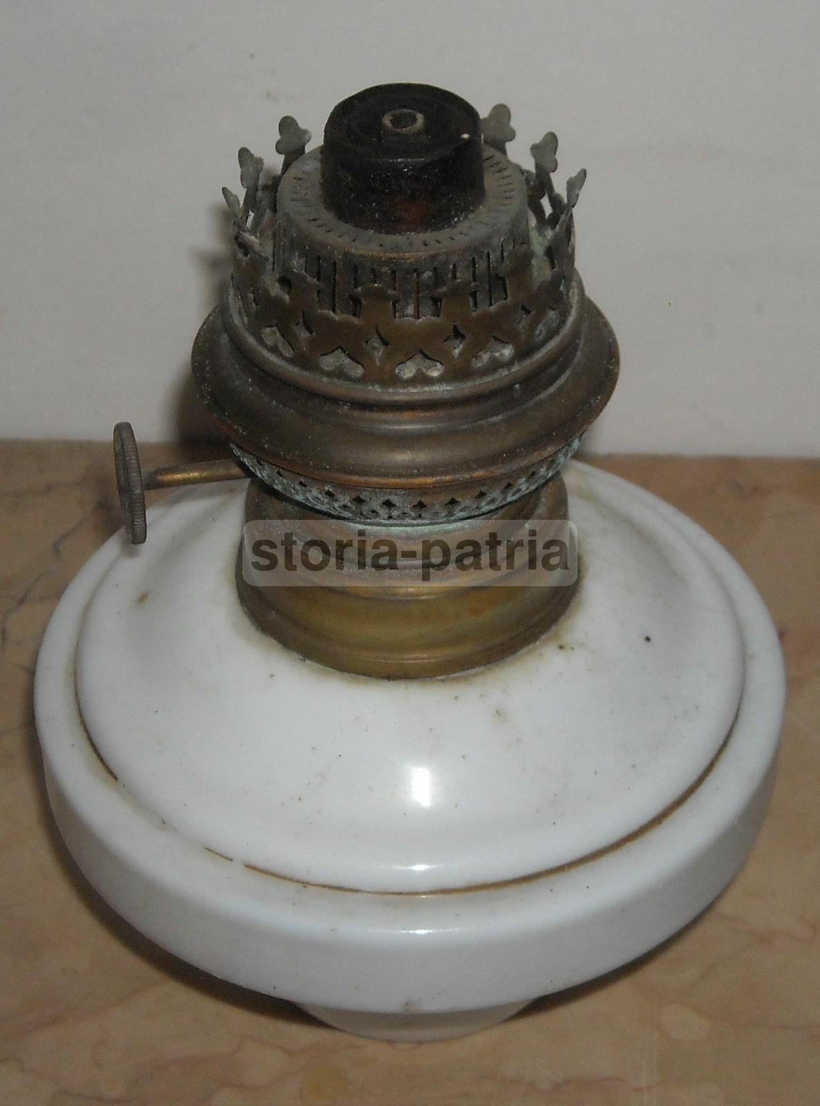 Antica Lampada, Vetro Opaline Bianco, Lume Da Collezione, d'Epoca, Kosmos Vulcan immagine 1