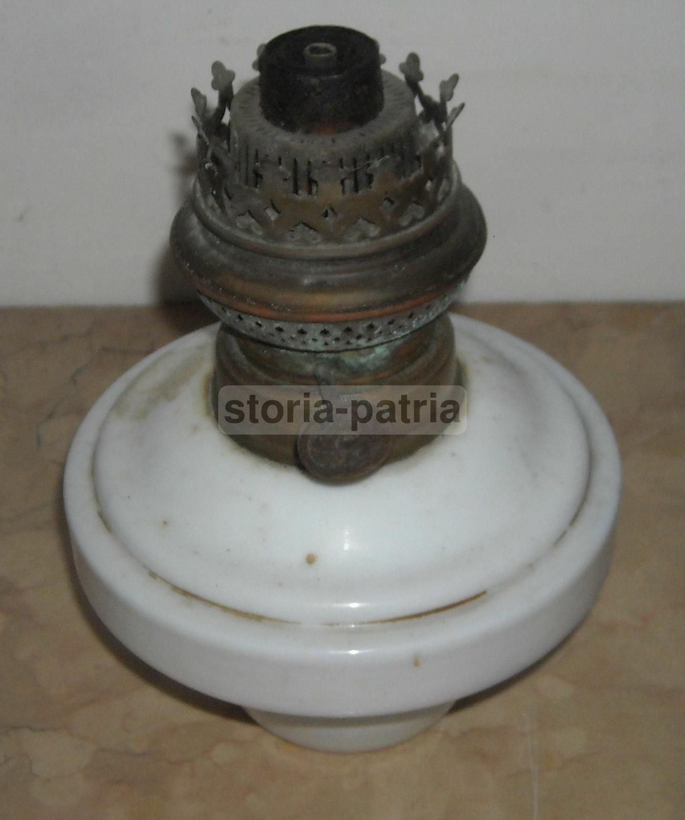 Antica Lampada, Vetro Opaline Bianco, Lume Da Collezione, d'Epoca, Kosmos Vulcan immagine 2
