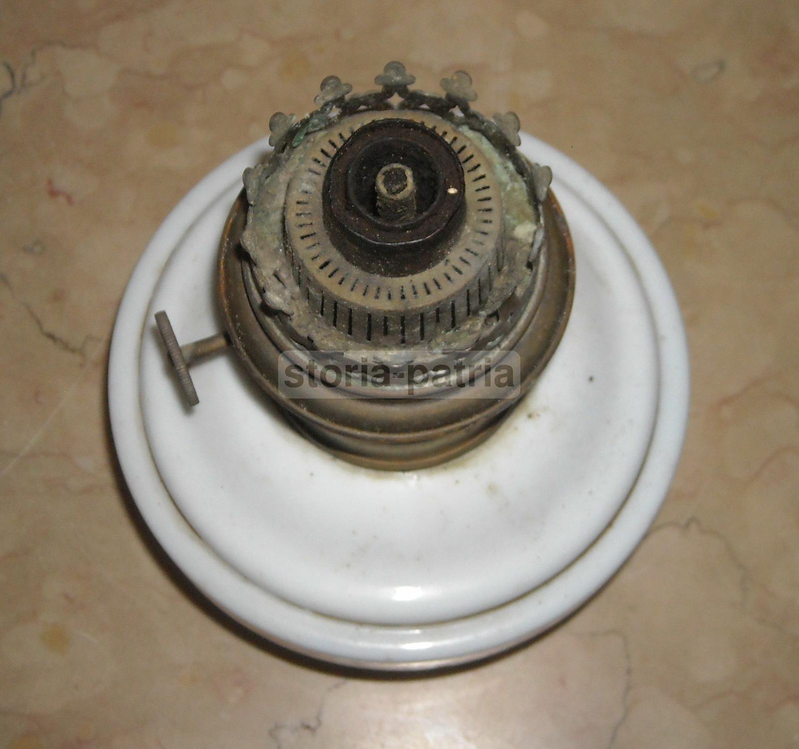 Antica Lampada, Vetro Opaline Bianco, Lume Da Collezione, d'Epoca, Kosmos Vulcan immagine 3