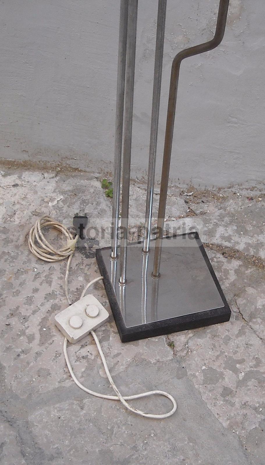 Design, Modernariato, Elegante Lampada, Decorativa, Da Collezione, Reggiani, Firmata immagine 1