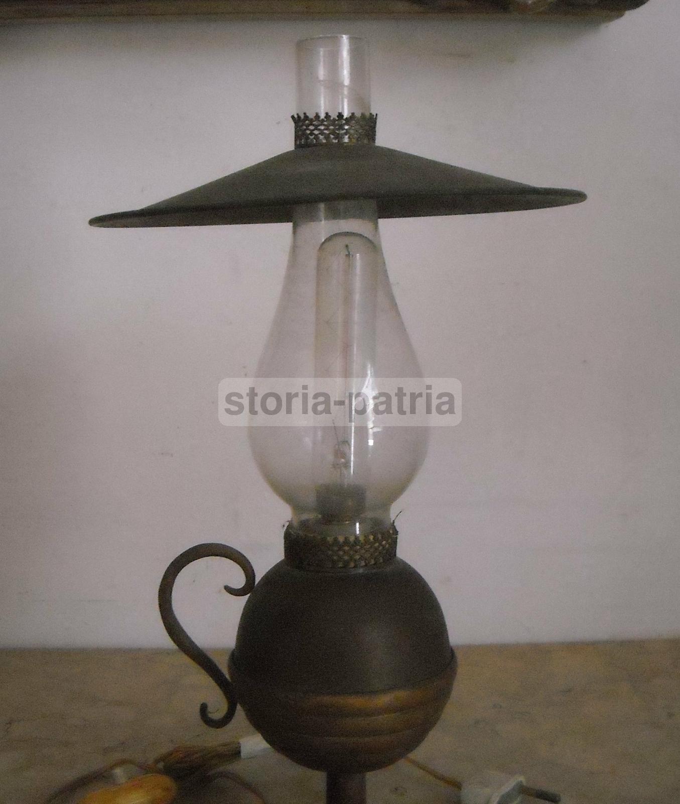 Graziosa Lampada Da Tavolo, Utile Da Scrivania O Comodino, Design, Monza, Bergomi immagine 2