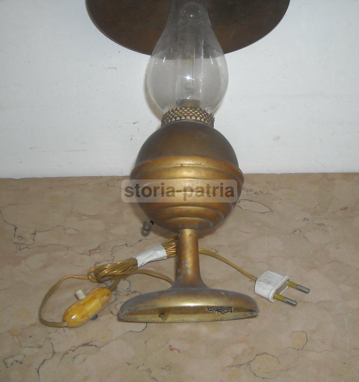 Graziosa Lampada Da Tavolo, Utile Da Scrivania O Comodino, Design, Monza, Bergomi immagine 7