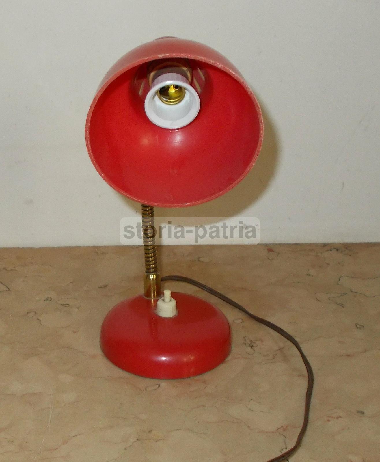 Modernariato, Design, Decorativa Lampada Da Scrivania O Comodino, Plastica Rossa immagine 3