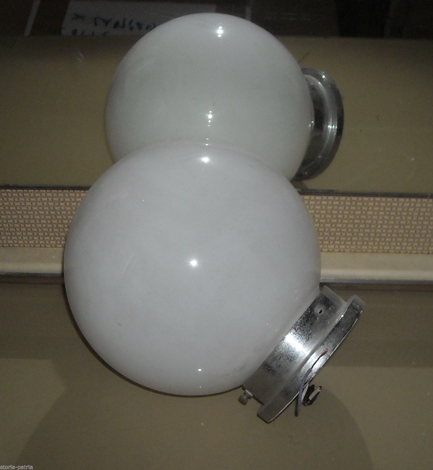 Modernariato, Design, Lampada Da Parete, Applique, Plafoniera, Globo Vitreo Bianco immagine 1